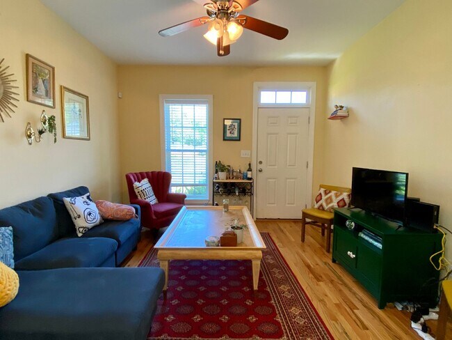 Foto del edificio - 3925 Lexington Dr