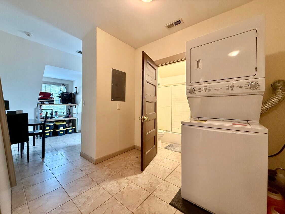 Foto principal - 58 Englewood Ave