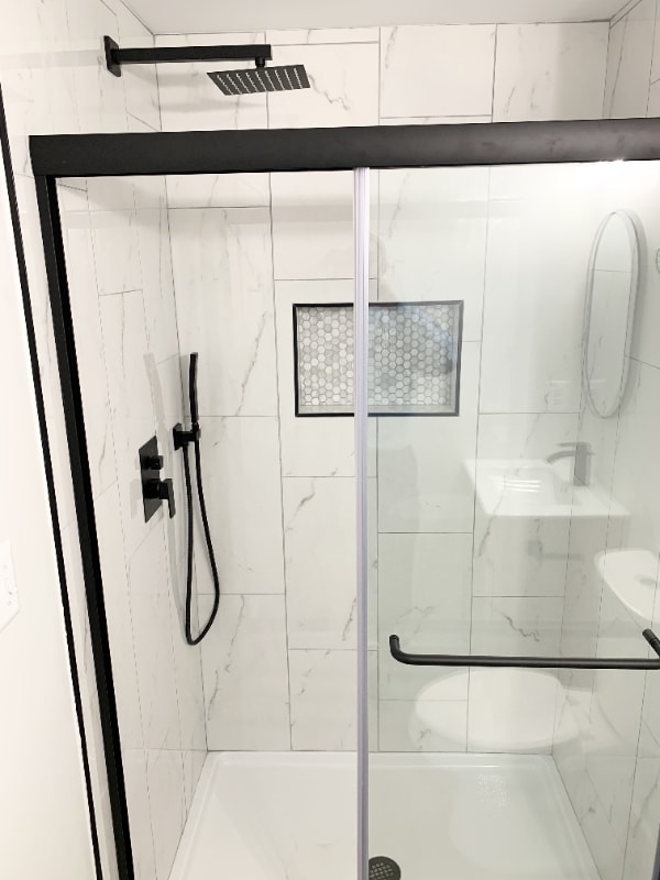 Building Photo - 1600 S Charles St