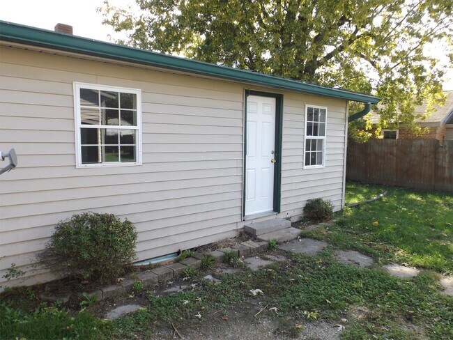 Building Photo - 810 S Grant St