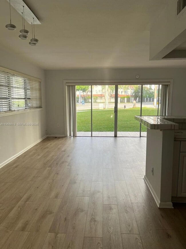 Foto del edificio - 7304 SW 82nd St