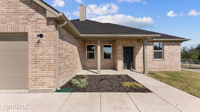 Foto del edificio - 3 br, 2 bath House - 828 E Heath Street