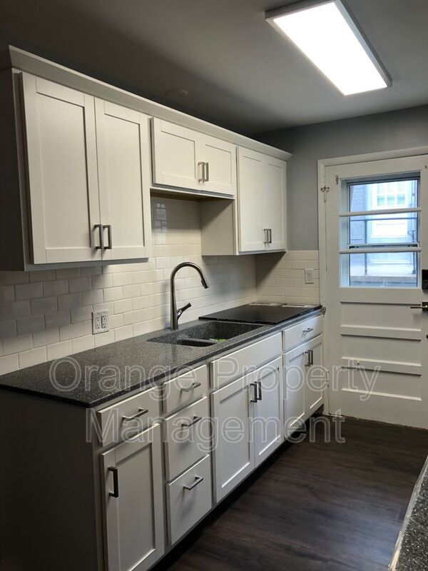 Foto del edificio - 4609 Cass St