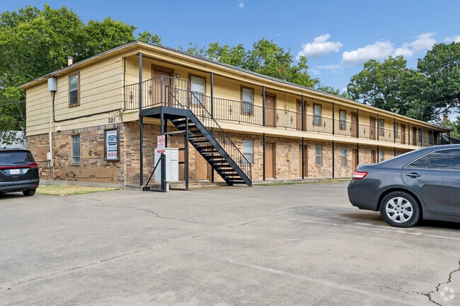 Building Photo - The 321 Apartments