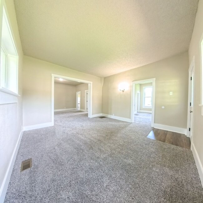 Building Photo - Newly remodeled 3 bedroom 1 bathroom home-...
