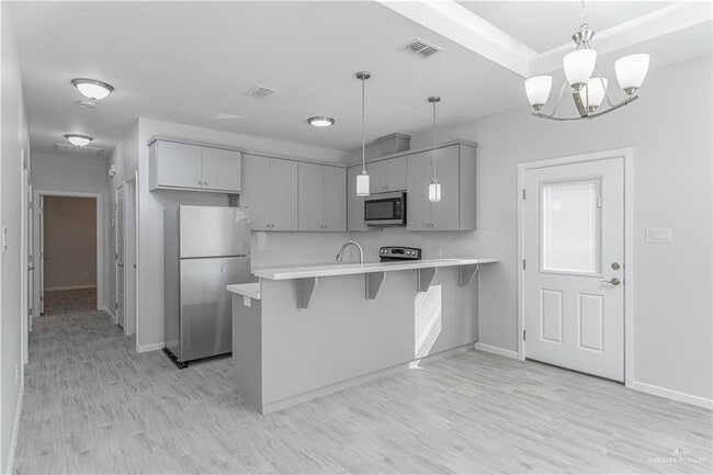 Building Photo - 16 N "E" St