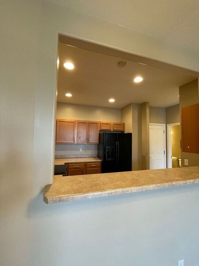 Foto del edificio - 2 bedroom townhome nestled in the heart of Fountain.