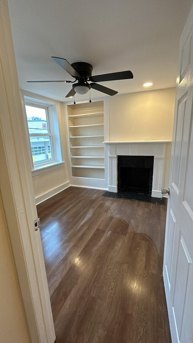 Foto del edificio - 16 N Church St