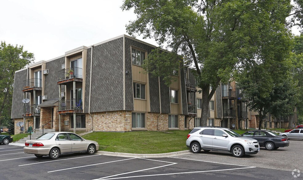 Midland Terrace Rentals Shoreview, MN