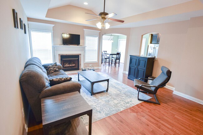 Foto del edificio - Pet Friendly Three Bedroom with Bonus!