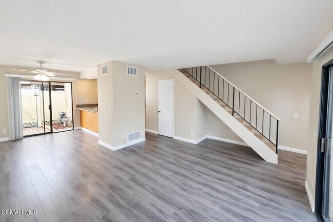 Building Photo - 28825 Conejo View Dr