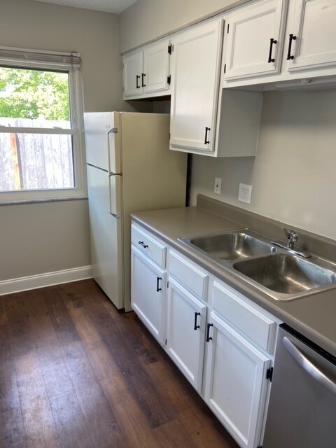 Building Photo - 700 Alta View Ct
