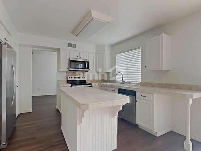 Building Photo - 7519 E Naranja Ave