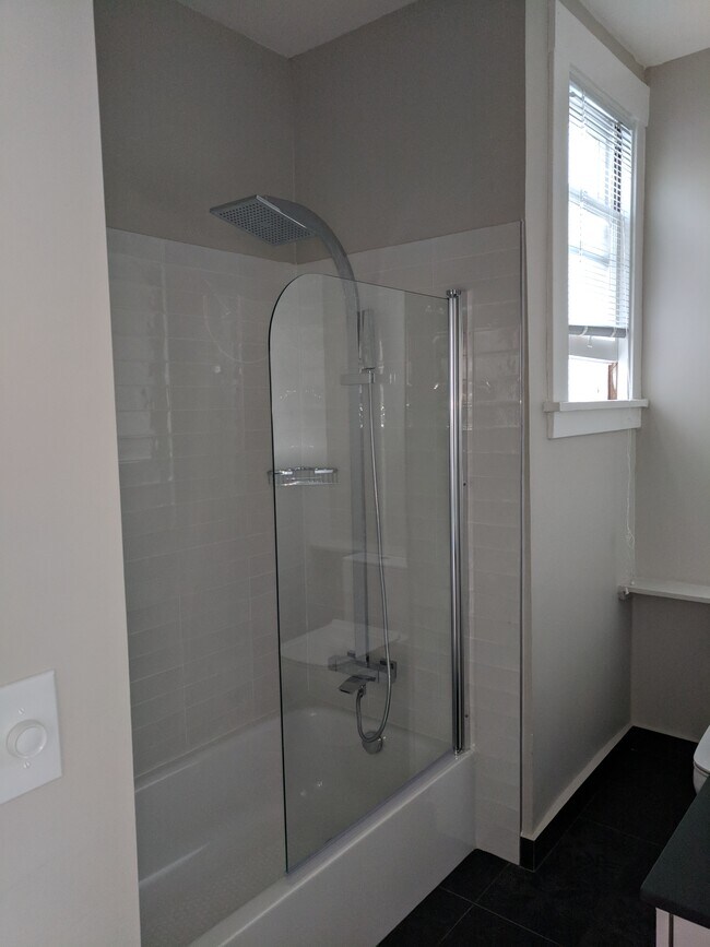 Foto del edificio - 1685 Oxford St