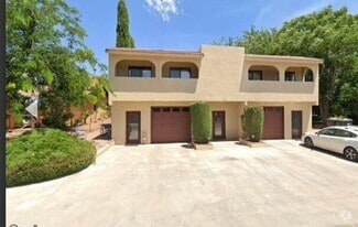 Building Photo - 390 Fairway Oaks Dr