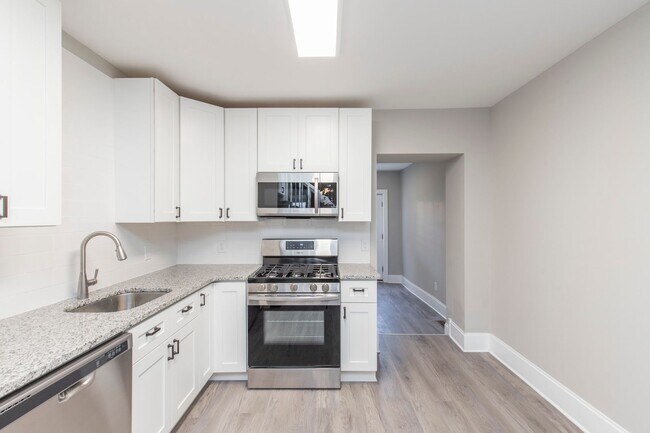 Building Photo - Beautifully Renovated Home in the Heart of...