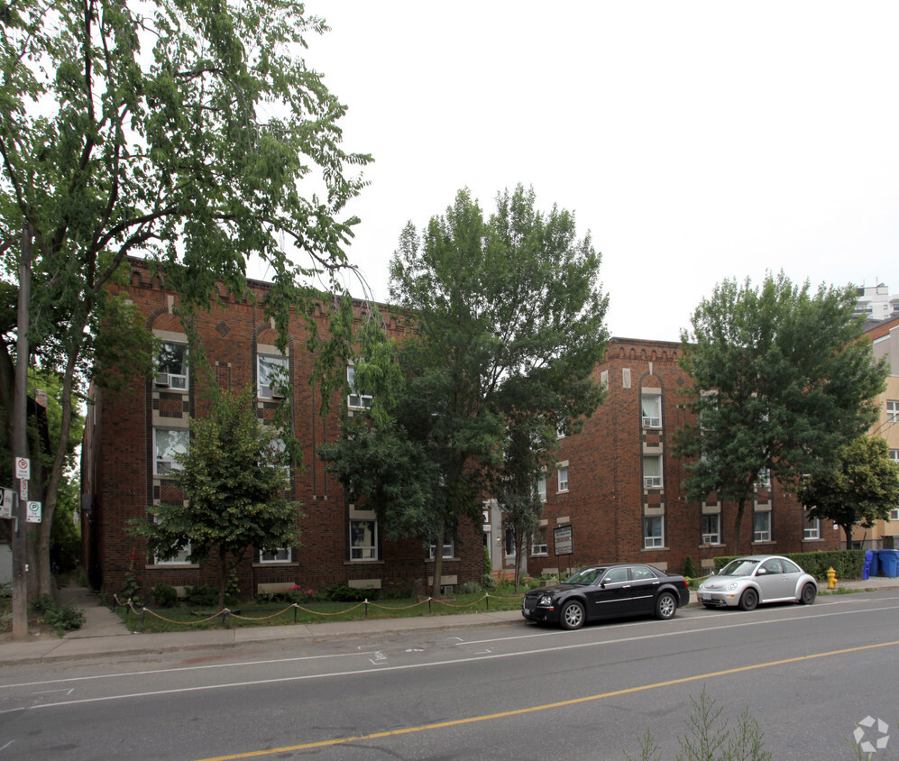 Building Photo - Vaughan Gardens