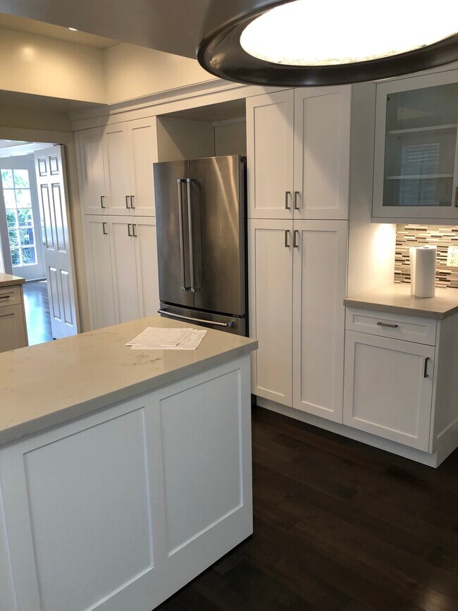 Kitchen - 11745 Montana Ave