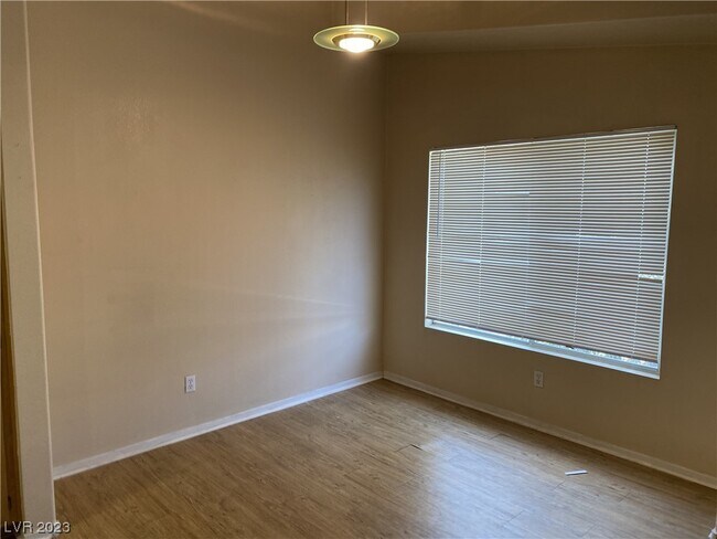 Building Photo - 8450 Alta Dr