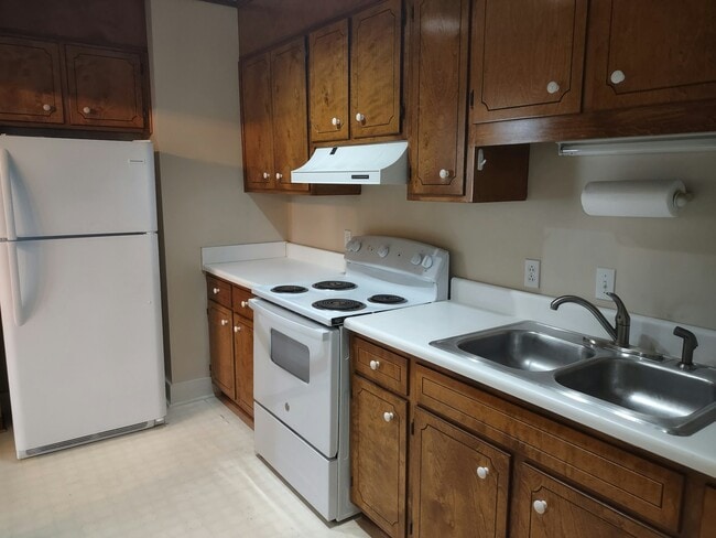 Building Photo - 837 Academy Drive