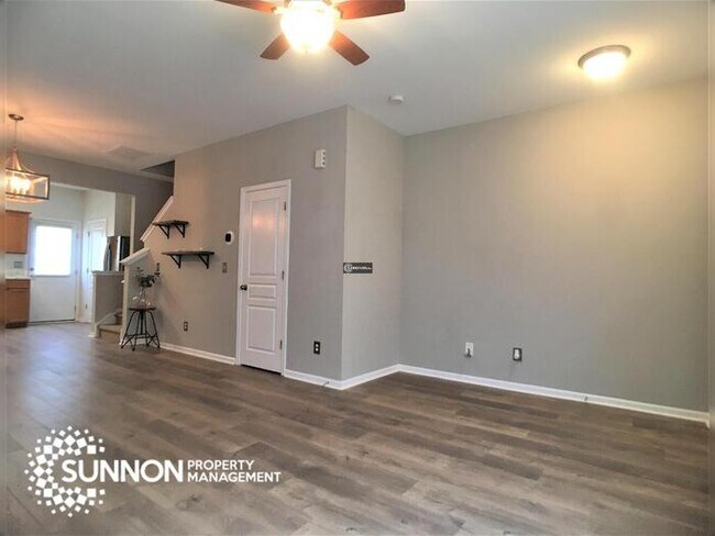Foto del edificio - Updated 2 Bed, 2.5 Bath Townhome!