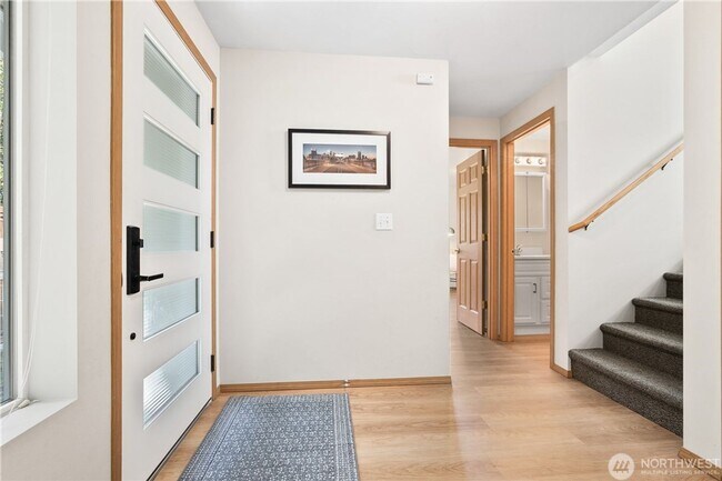 Building Photo - Lower Phinney-Whittier Heights spacious 4 bedroom house + 2-car garage