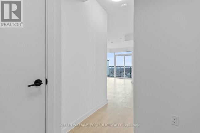 Photo du bâtiment - 127 Broadway Ave