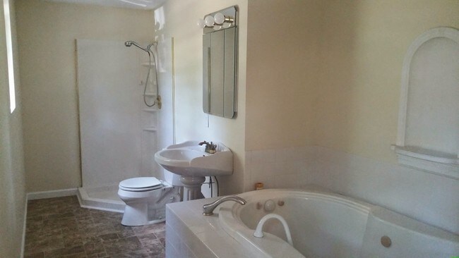 Foto del edificio - 5397 Shallowford Rd