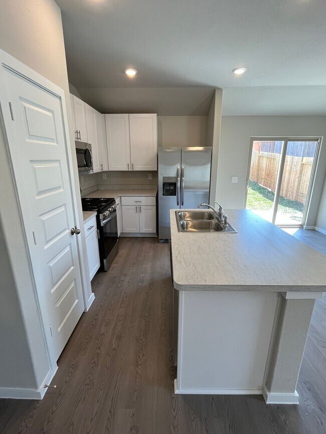 Foto del edificio - 3/2 - House in Montgomery(Magnolia ISD).