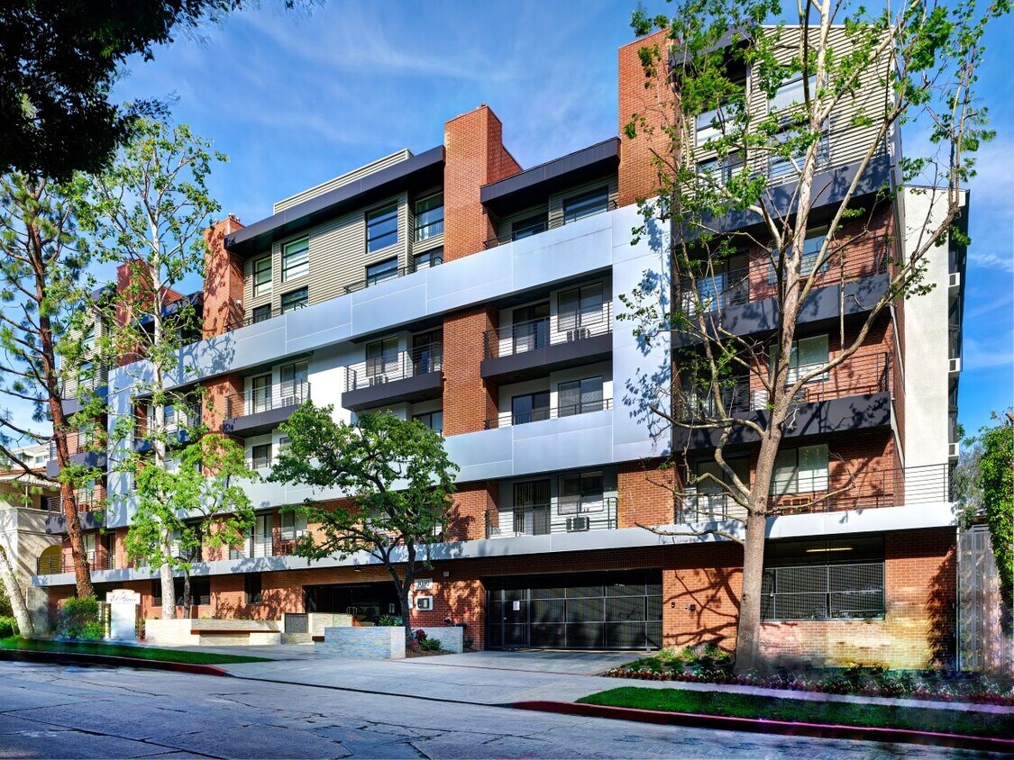 El Greco Lofts Apartments 1030 Tiverton Ave Los Angeles, CA