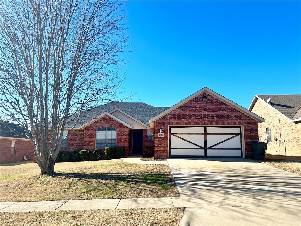 Primary Photo - 2839 N Cassius Ln