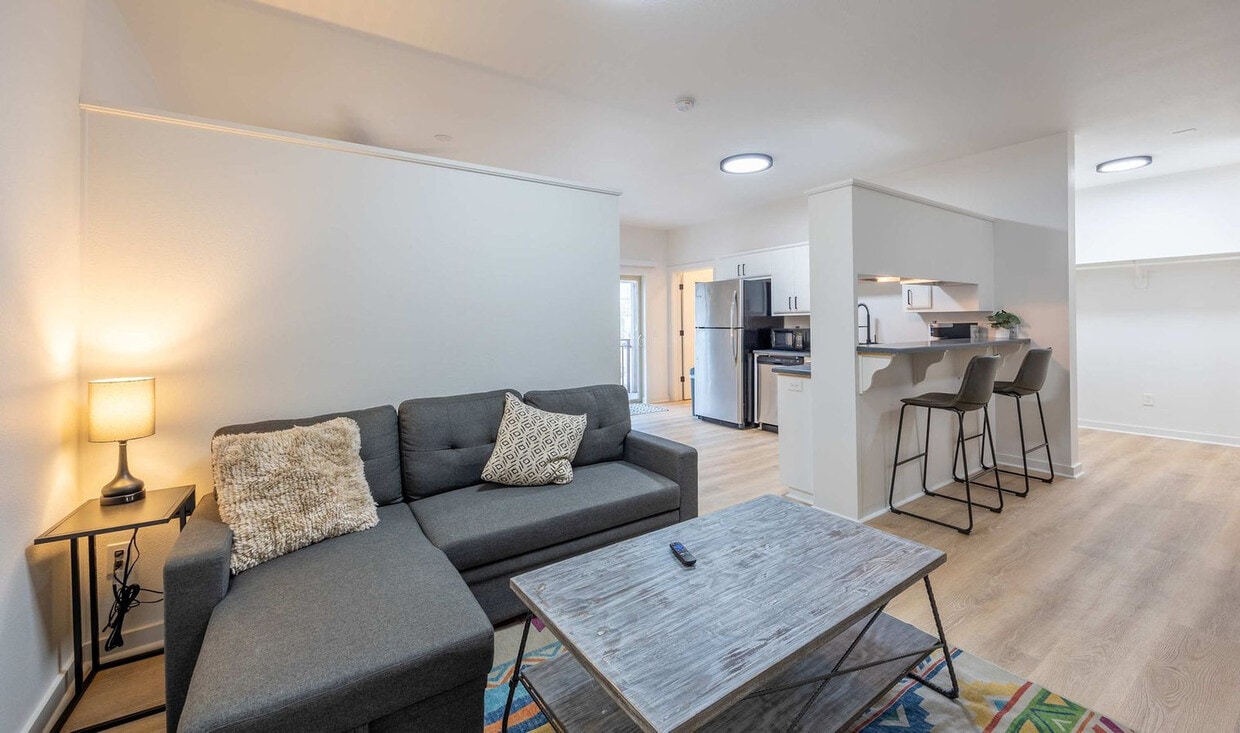 Foto principal - 512 SW B St