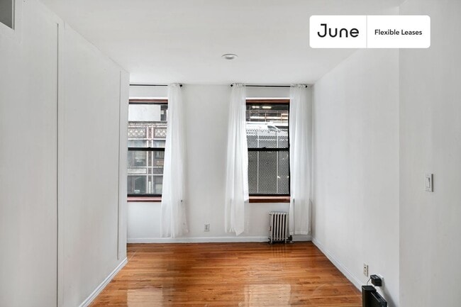 Building Photo - 41 W 46th St