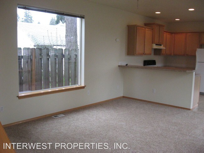 Foto del edificio - 3823 NE 79th Ave