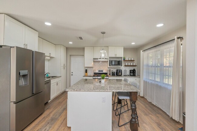 Foto del edificio - 151 N Lorraine Dr