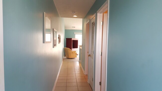 Foto del edificio - 604 Waterway Village Blvd