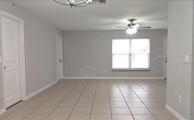 Foto del edificio - 2749 Sweet Springs St