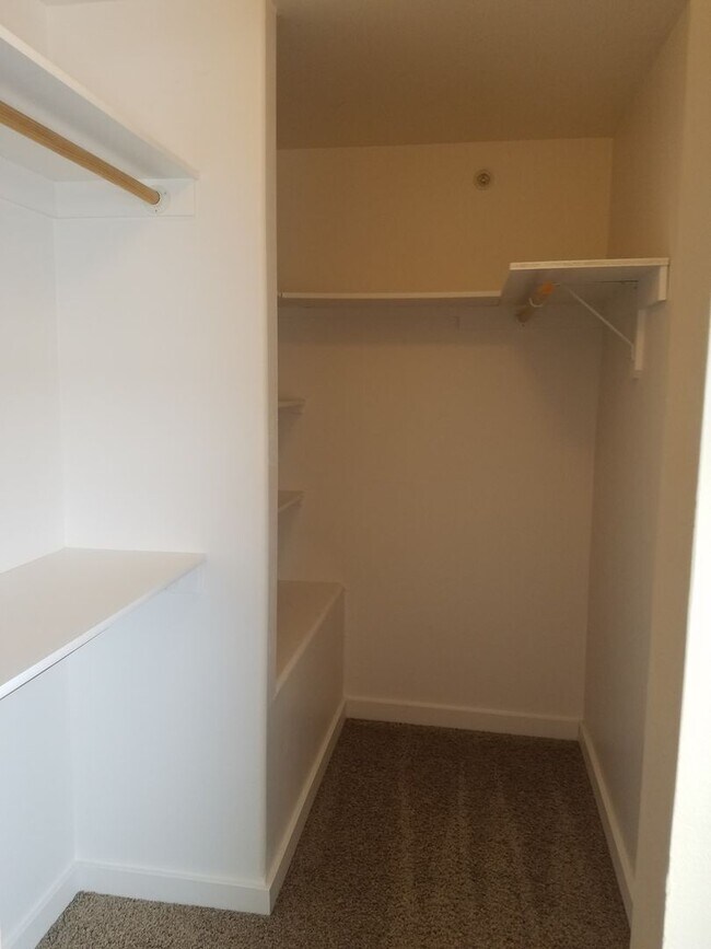 Building Photo - 3 Bed 2.5 Bath in Belgrade