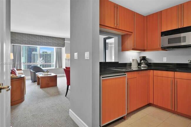 Building Photo - 1435 Brickell Ave