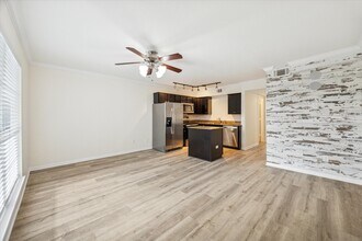 Building Photo - 300 Pecore St