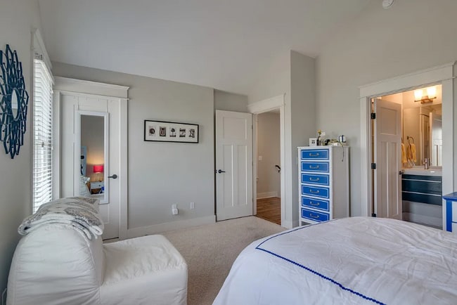 Photo - 619 Chesterfield Way House