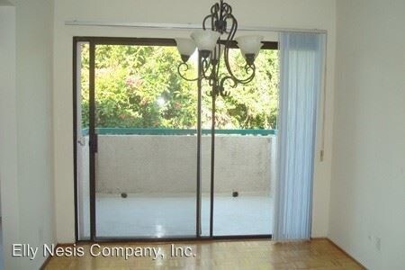 Foto del edificio - 647 N Hayworth Ave