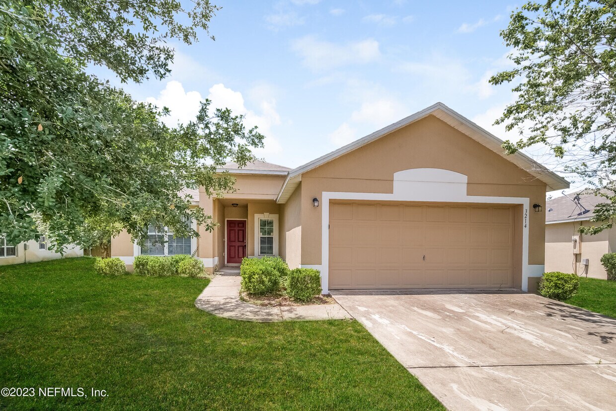 Foto principal - 3214 Garden Acres Ct E