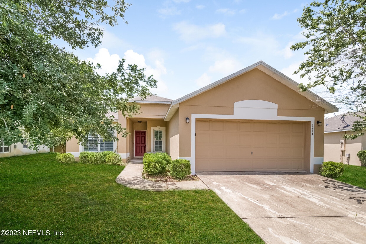 Primary Photo - 3214 Garden Acres Ct E