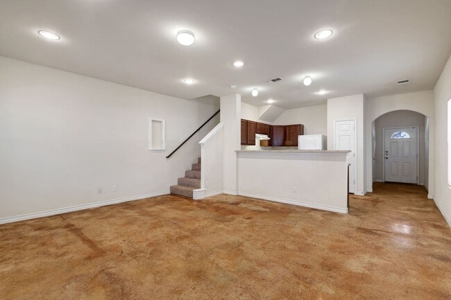 Building Photo - 7823 Kingsbury Wood