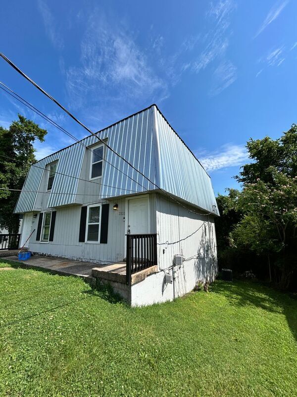 Foto del edificio - 2321 Oak Ct