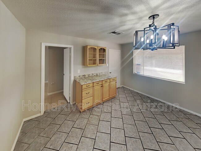 Building Photo - 2921 N 53rd Ave