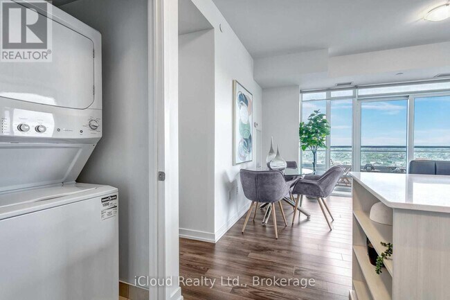 Photo du bâtiment - 2560 Eglinton Ave W