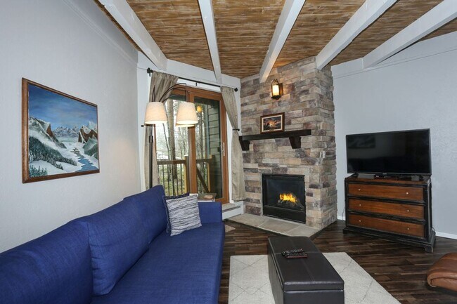 Foto del edificio - 2 bed, 1 bath available for 1-year in Silverthorne!