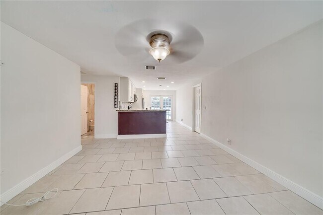 Building Photo - 5900 N Farragut Dr